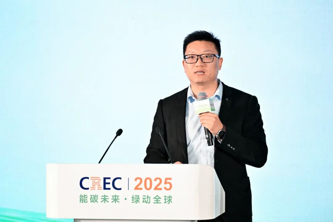 第十二届分布式光伏+储能会议在无锡太湖国际博览中心成功举办