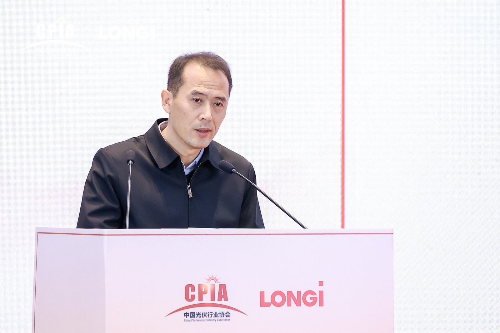 商务部：坚定发展信心、坚持创新驱动，光伏行业应积极应对贸易摩擦挑战