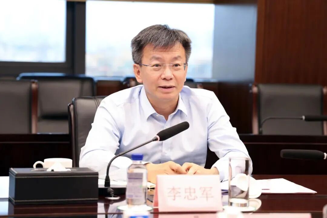 李忠军任南京市代市长