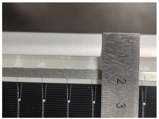 深究分层隐患：为何众多光伏组件边缘部位频现失效问题