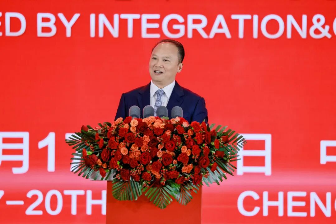 全球光储领袖聚蓉城 共破内卷筑就零碳新生态丨2025第八届中国国际光伏与储能产业大会