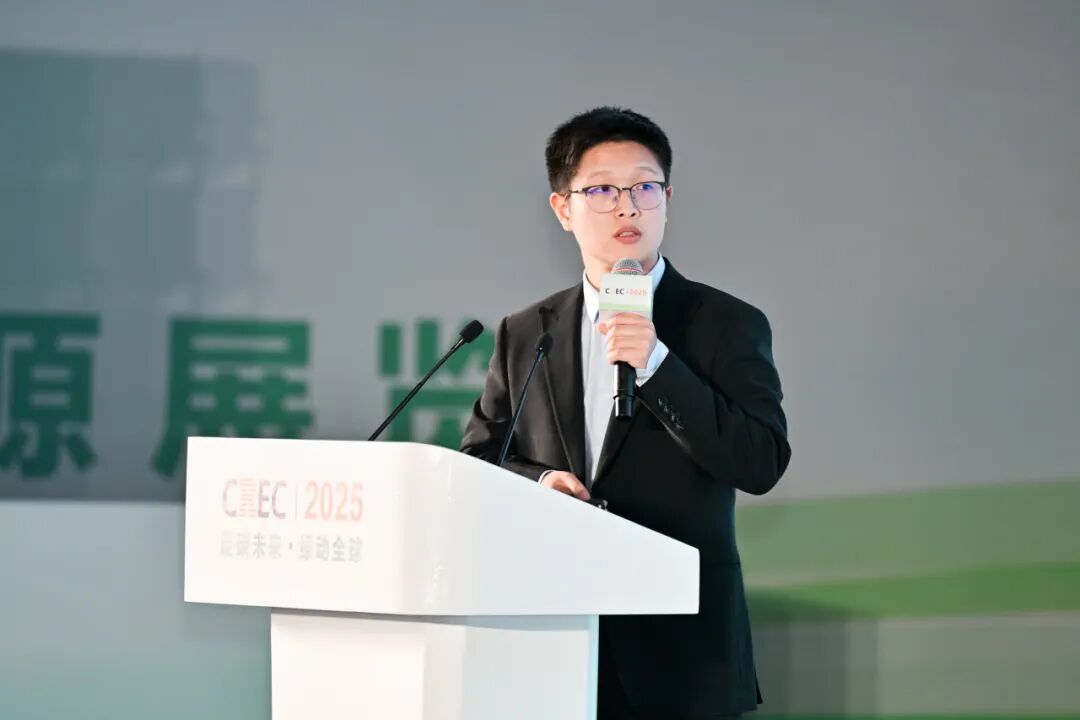 第十二届分布式光伏+储能会议在无锡太湖国际博览中心成功举办