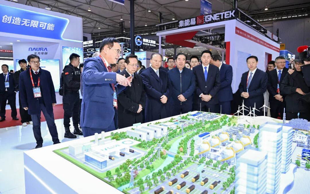 全球光储领袖聚蓉城 共破内卷筑就零碳新生态丨2025第八届中国国际光伏与储能产业大会