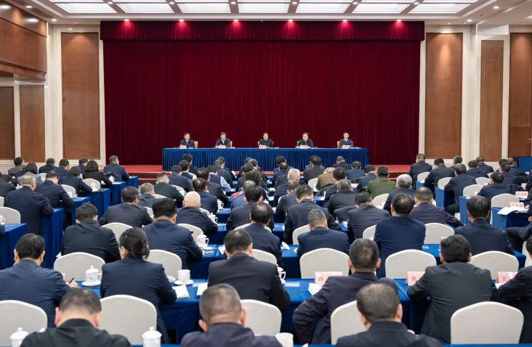 国家能源局：2026年持续提高新能源供给比重，风、光新增装机2亿千瓦以上