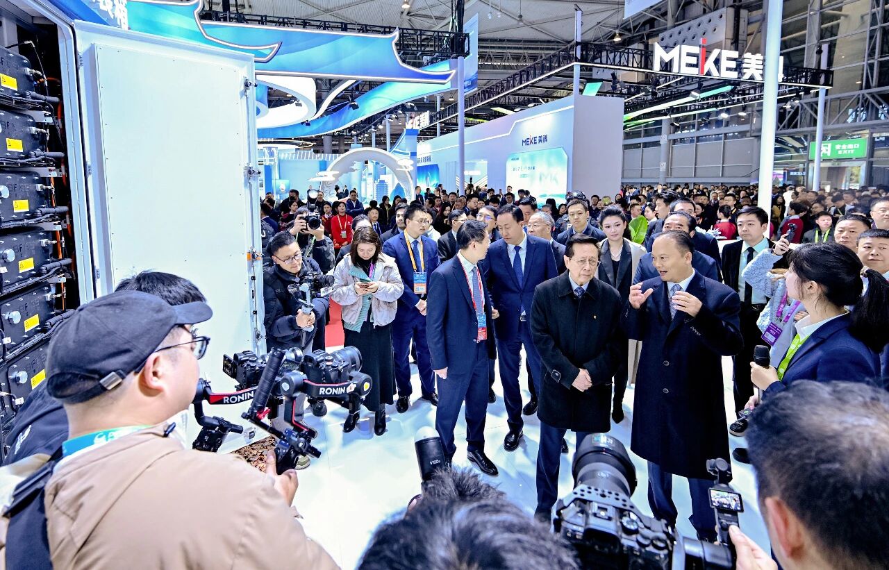 全球光储领袖聚蓉城 共破内卷筑就零碳新生态丨2025第八届中国国际光伏与储能产业大会