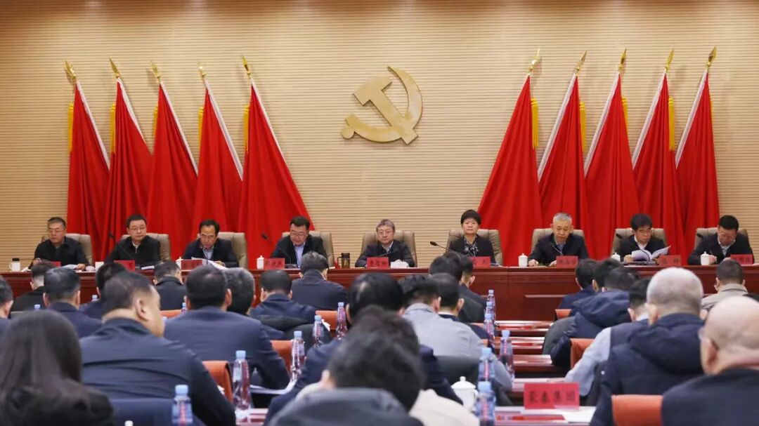 新增新能源装机3500万千瓦，内蒙古2026年全区能源工作会议召开