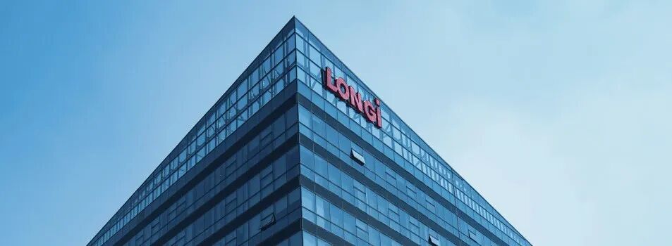 从价格战到价值战：隆基绿能预亏背后的行业转型之道